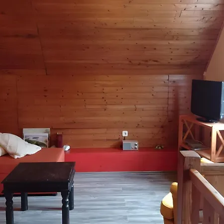 Semesterbostad Toms Huette *