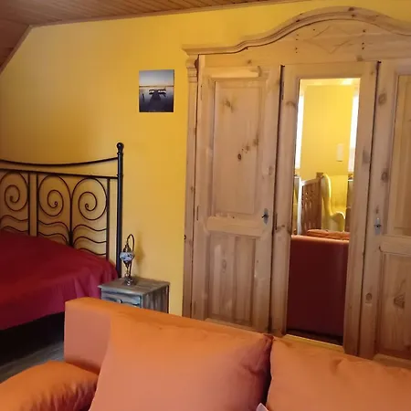 Toms Hütte * Udler