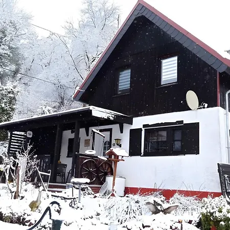 Semesterbostad Toms Huette *